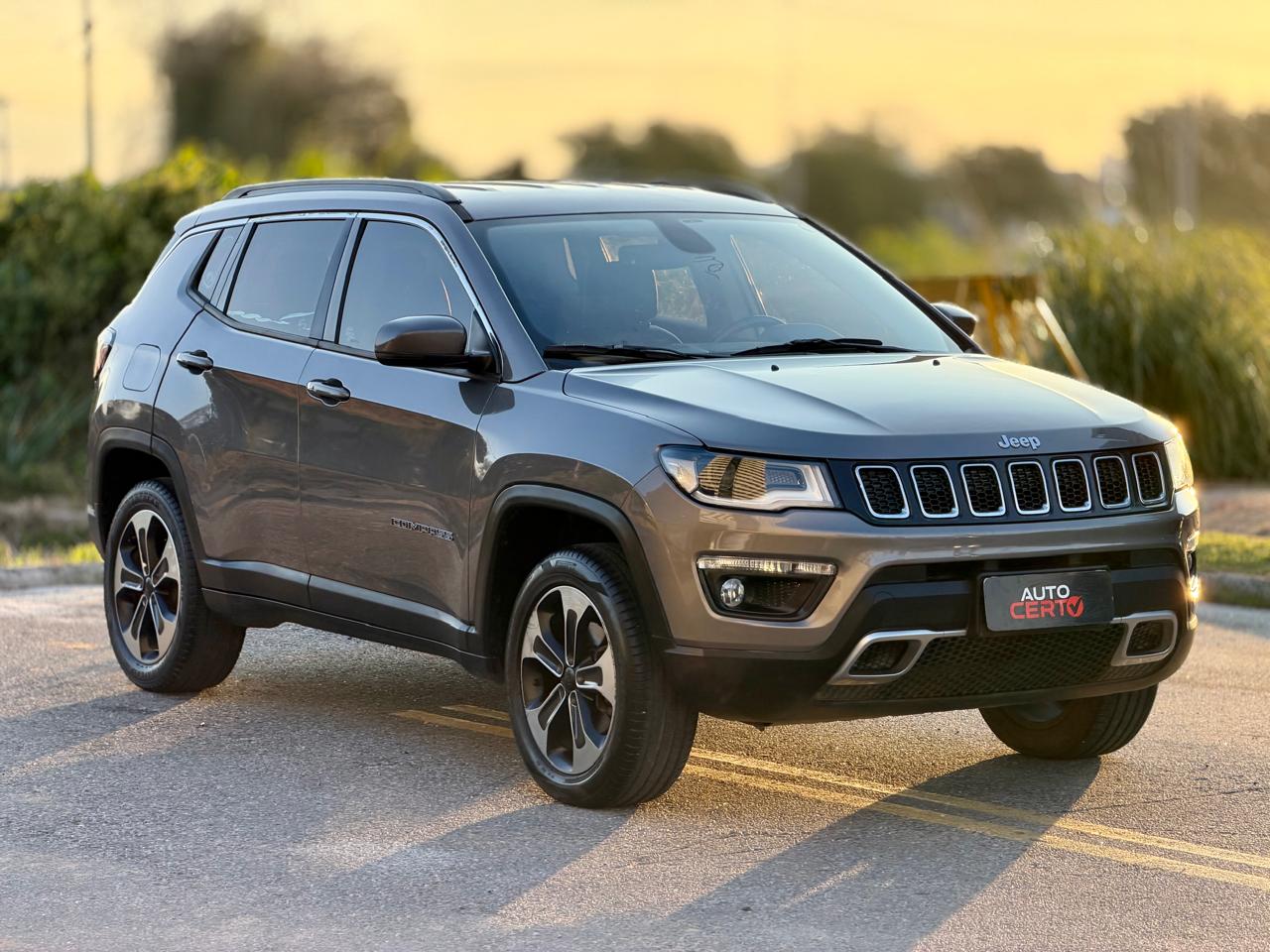 Jeep Compass Longitude Diesel — foto 1 de 10
